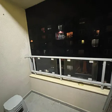 Cozy Corner Apartment *